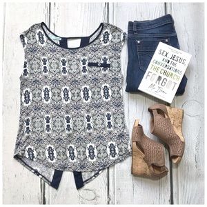 Maurices blue patterned top